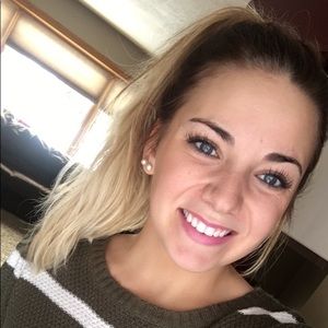 Meet your Posher, Katelyn